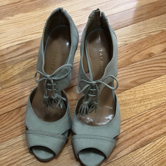 Grey suede tassel shoes - Picture 1 of 3